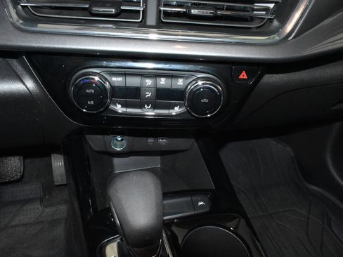 Used 2025 Chevrolet Trax ACTIV w/ Driver Confidence Package image 20