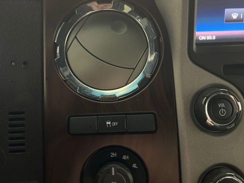 Used 2013 Ford F250 Lariat w/ Chrome Pkg image 16