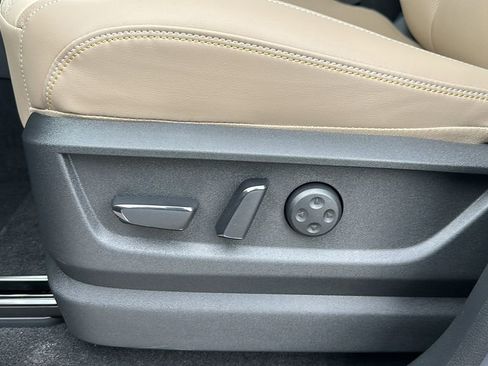 New 2025 Nissan Armada Platinum image 15