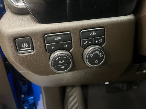 Used 2025 Chevrolet Silverado 1500 LT AWD/4WD image 33
