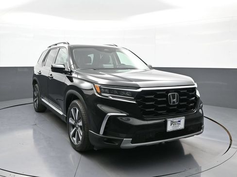 Certified 2023 Honda Pilot Touring image 3