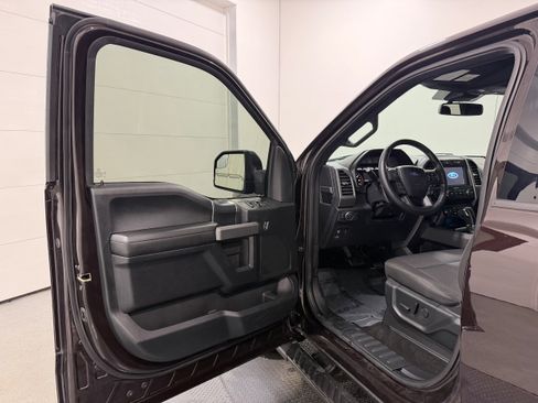 Used 2019 Ford F150 XLT w/ Equipment Group 302A Luxury image 3
