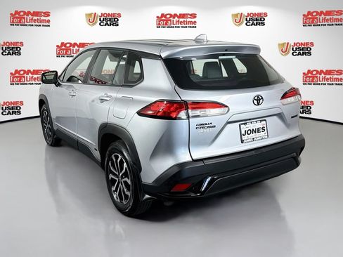 Used 2023 Toyota Corolla Cross AWD Hybrid image 2