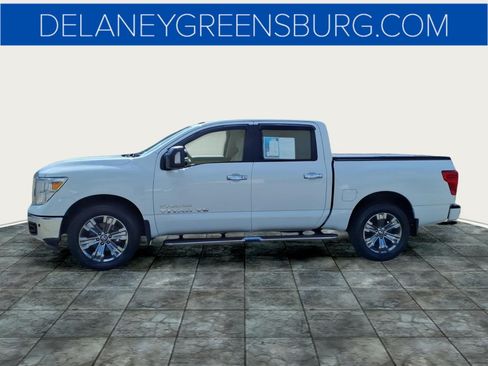 Used 2019 Nissan Titan SV w/ SV Convenience Package AWD/4WD image 6