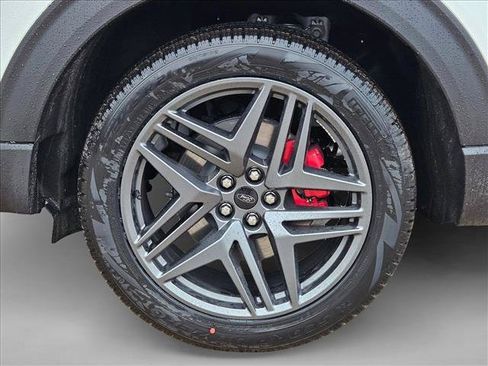 New 2026 Ford Explorer ST-Line w/ ST-Line Street Pack RWD image 10