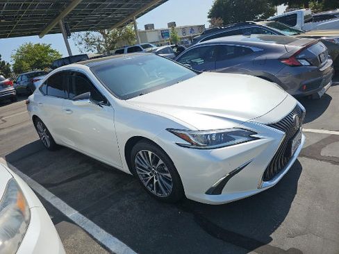 Used 2020 Lexus ES 350 w/ Premium Package FWD image 3