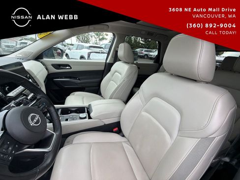 Used 2023 Nissan Pathfinder SL w/ SL Premium Package AWD/4WD image 12