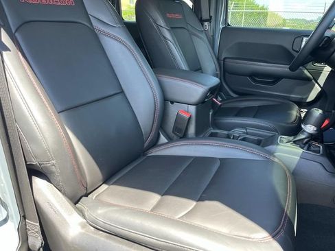 Used 2024 Jeep Wrangler Unlimited Rubicon AWD/4WD image 28