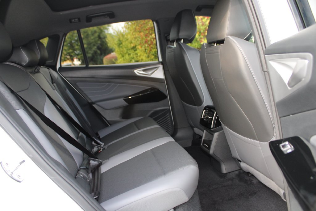 Used 2024 Volkswagen ID.4 S RWD image 12