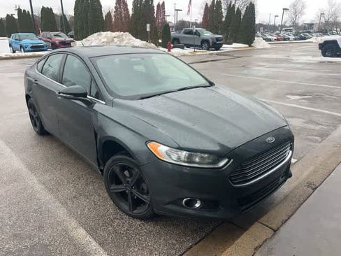 Used 2016 Ford Fusion SE image 19