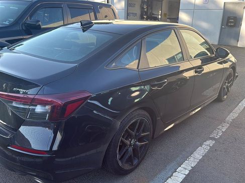 Used 2025 Honda Civic Sport image 4