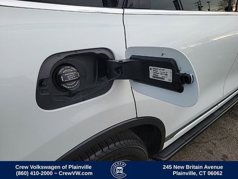 Used 2016 Volkswagen Touareg VR6 image 33