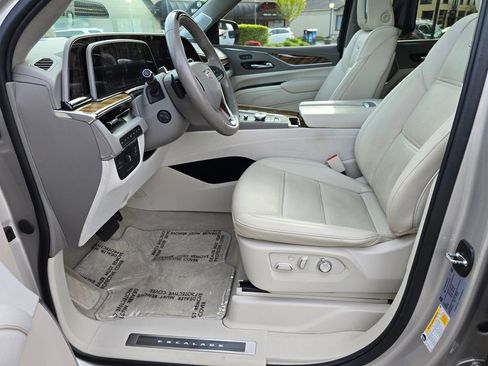 Used 2023 Cadillac Escalade Premium Luxury Platinum w/ LPO, Radiant Package AWD/4WD image 25