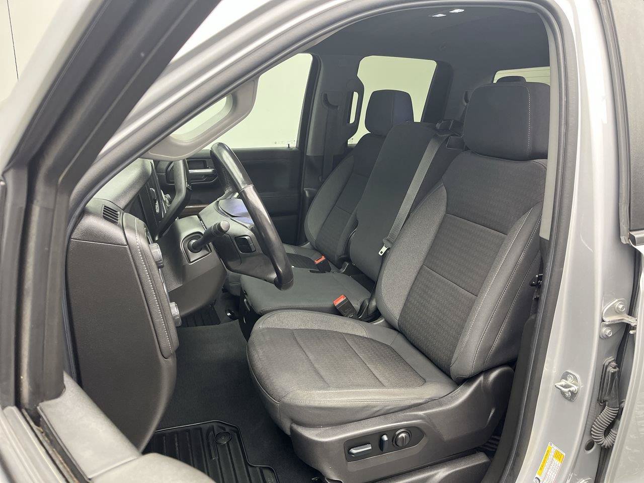 Certified 2022 Chevrolet Silverado 1500 LT AWD/4WD image 10