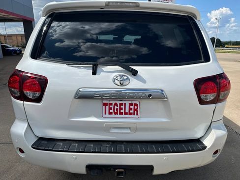 Used 2018 Toyota Sequoia Platinum RWD image 6