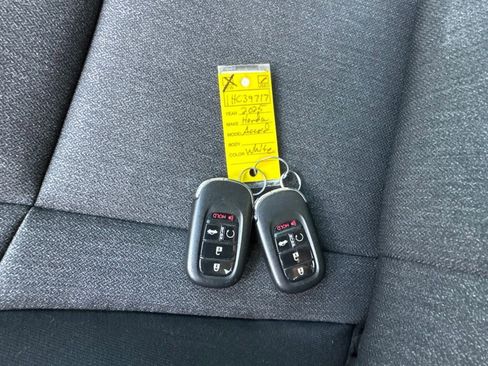 Used 2025 Honda Accord SE image 34