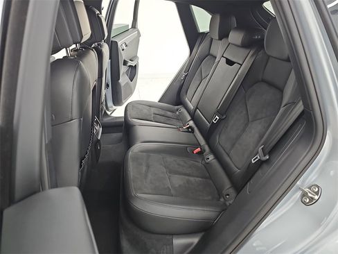 Used 2018 Porsche Macan image 26