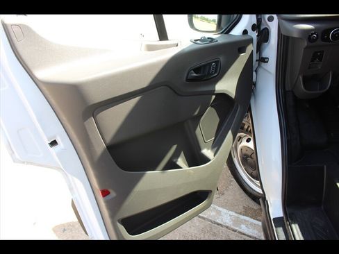 Used 2024 Ford Transit 250 148 Medium Roof RWD image 19