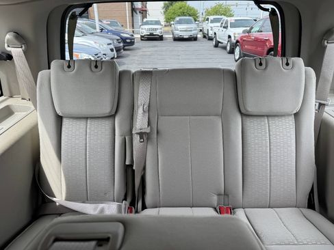 Used 2010 Ford Expedition XLT RWD image 19