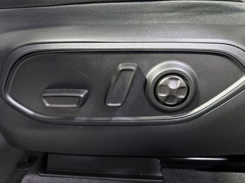 Used 2023 Jeep Grand Cherokee Limited AWD/4WD image 26
