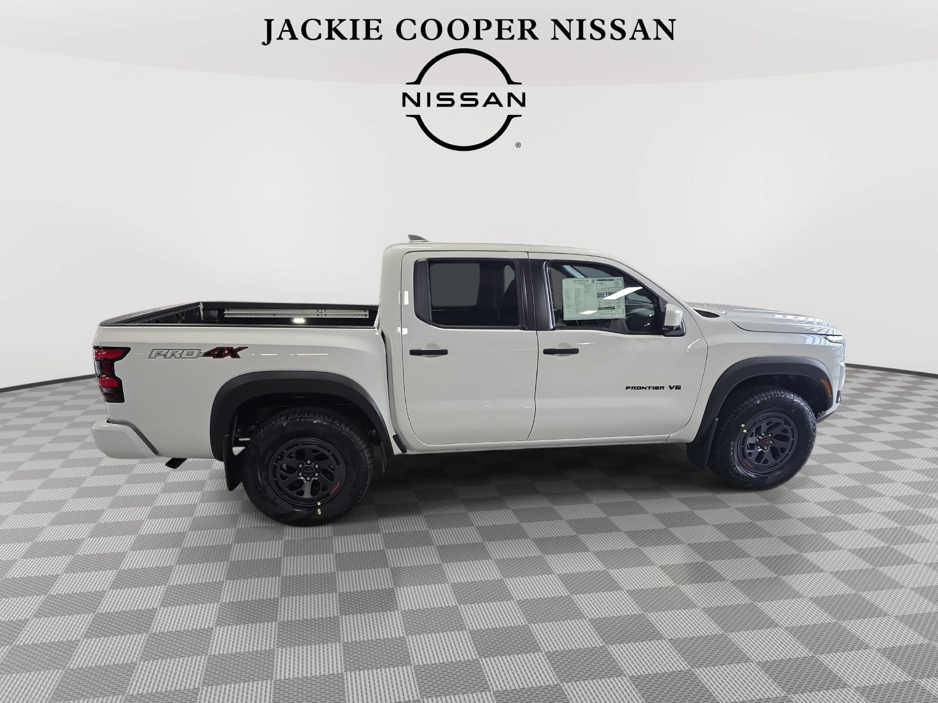 New 2027 Nissan Frontier PRO-4X w/ Pro Convenience Package AWD/4WD image 4