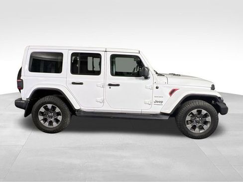 Used 2018 Jeep Wrangler Unlimited Sahara w/ Uconnect 4C Nav & Sound Group AWD/4WD image 20