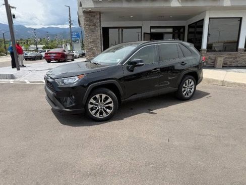 Used 2020 Toyota RAV4 XLE Premium w/ Carpet Mat Package AWD/4WD image 3