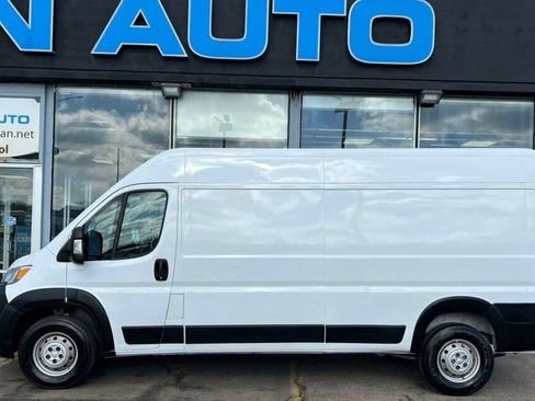 Used 2023 RAM ProMaster 2500 image 2