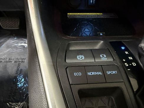 Used 2019 Toyota RAV4 Limited w/ Advanced Technology Package FWD image 18