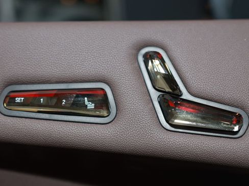 Used 2024 BMW iX xDrive50 w/ Premium Package image 15