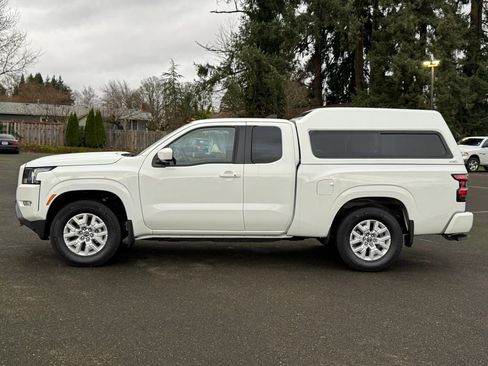 Used 2024 Nissan Frontier SV w/ SV Convenience Package image 3