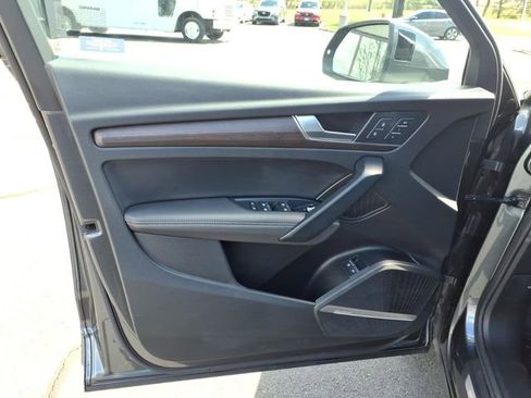Used 2025 Audi Q5 e Premium Plus image 17