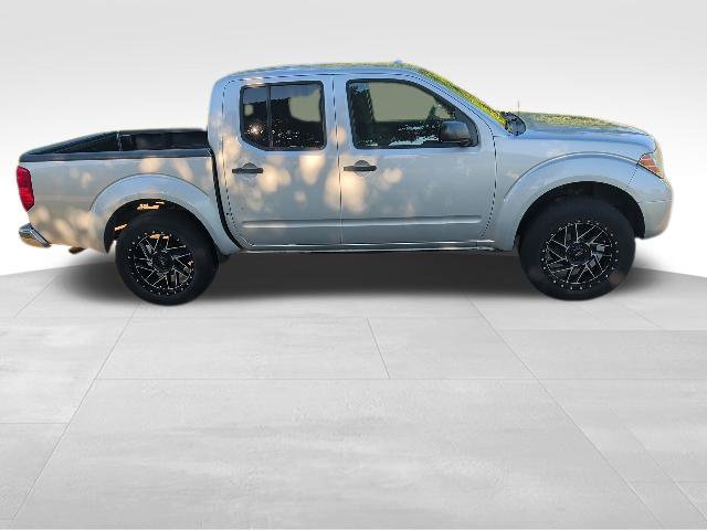 Used 2014 Nissan Frontier SV AWD/4WD image 2