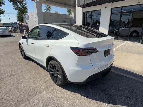 Used 2023 Tesla Model Y Long Range image 4