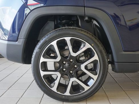 Used 2019 Jeep Compass Limited w/ Safety & Security Group AWD/4WD image 33