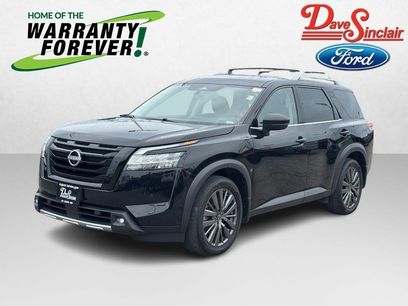 Used 2023 Nissan Pathfinder SL w/ SL Premium Package