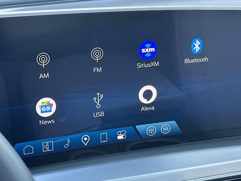 Certified 2025 Cadillac Lyriq Luxury image 24