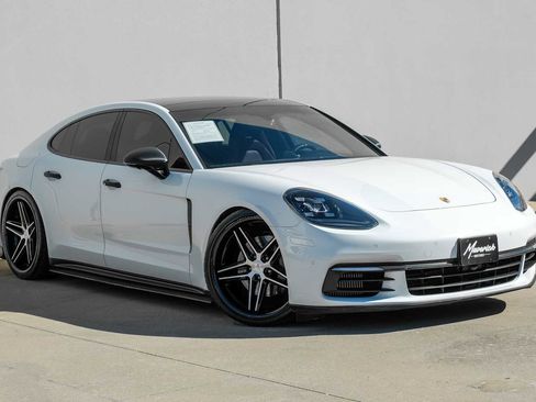 Used 2018 Porsche Panamera 4S image 7