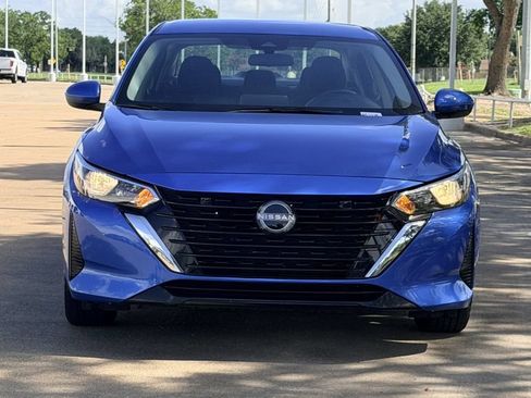 Used 2025 Nissan Sentra SV FWD image 3