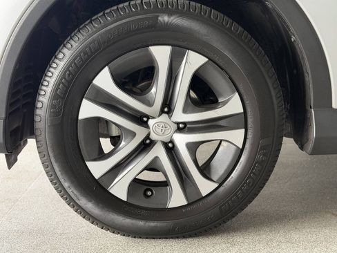 Used 2017 Toyota RAV4 LE w/ Carpet Mat Package AWD/4WD image 37