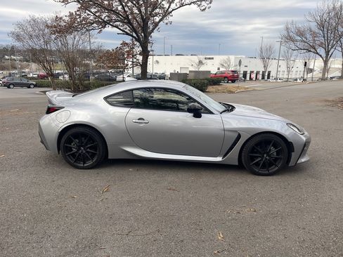 Used 2024 Toyota GR86 Premium image 3