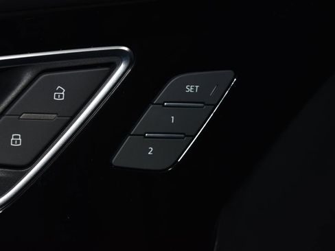 Used 2024 Audi Q4 e-tron Premium image 5