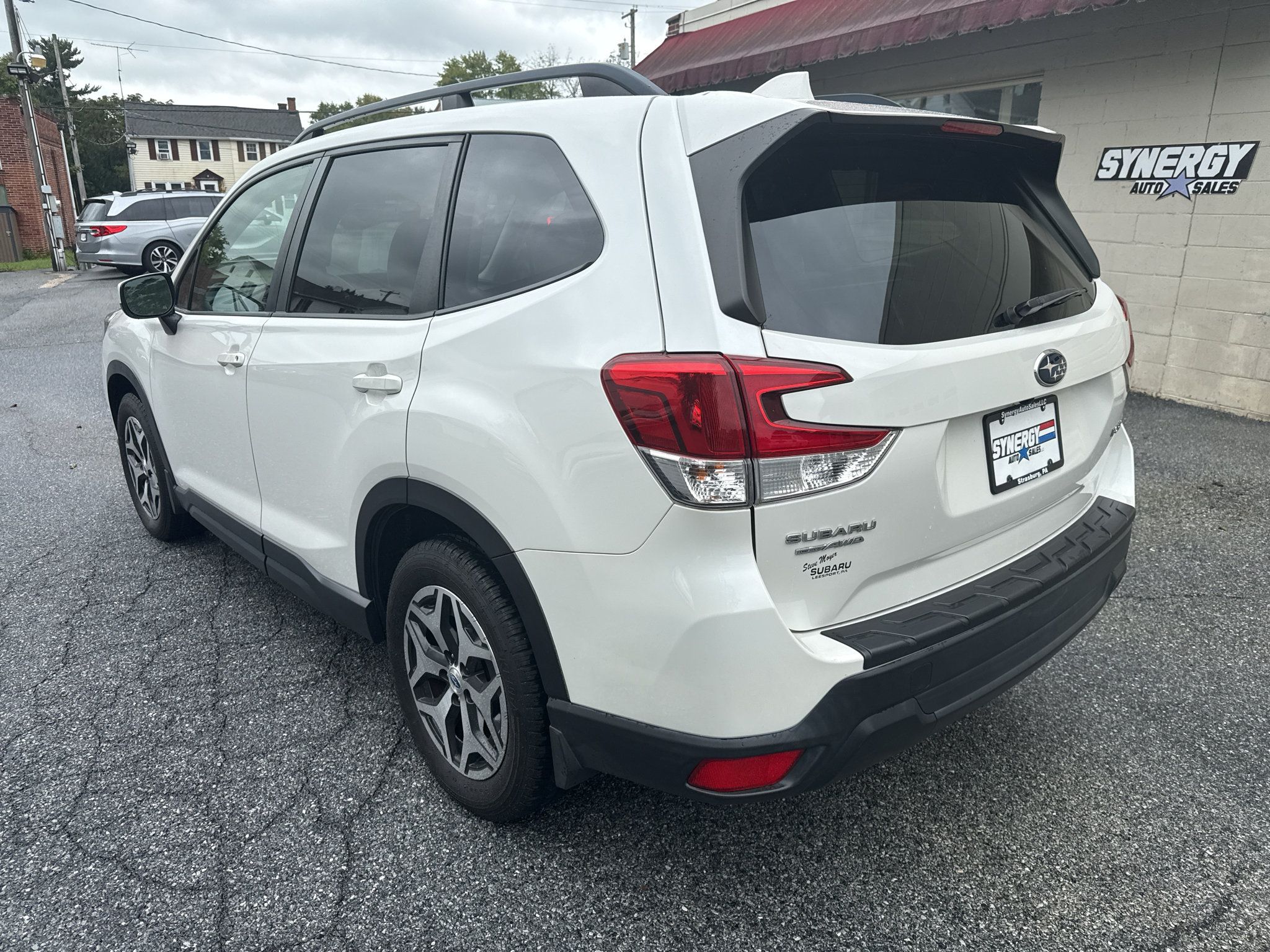 Used 2019 Subaru Forester Premium w/ All-Weather Package AWD/4WD image 3