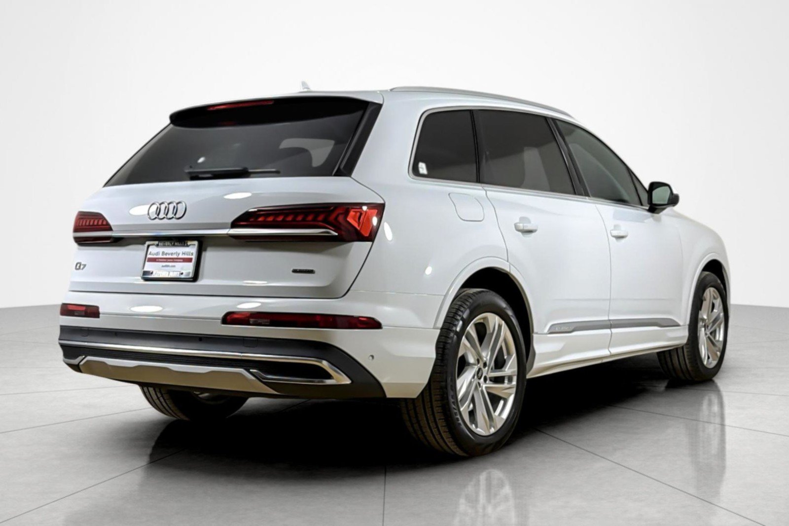 Used 2023 Audi Q7 3.0T Premium w/ Convenience Package AWD/4WD image 5