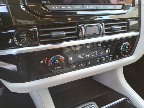 New 2025 Nissan Pathfinder SV image 14