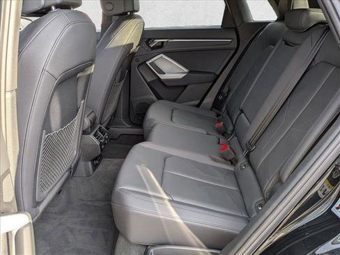 Certified 2025 Audi Q3 2.0T Premium Plus w/ Premium Plus Package image 21