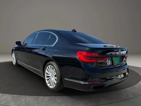 Used 2017 BMW 740i RWD image 7