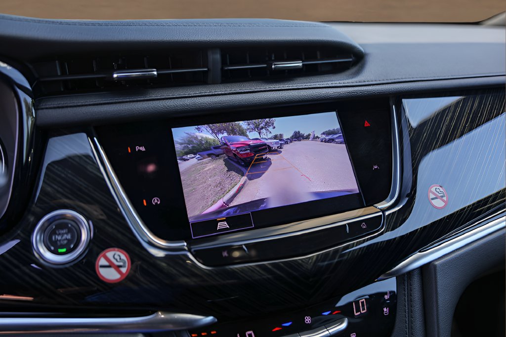 Used 2025 Cadillac XT6 Premium Luxury FWD image 17