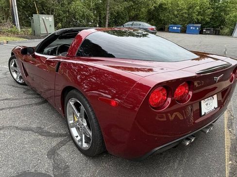 Used 2007 Chevrolet Corvette Coupe w/ Performance Package RWD image 12