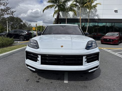 Used 2024 Porsche Cayenne S image 30